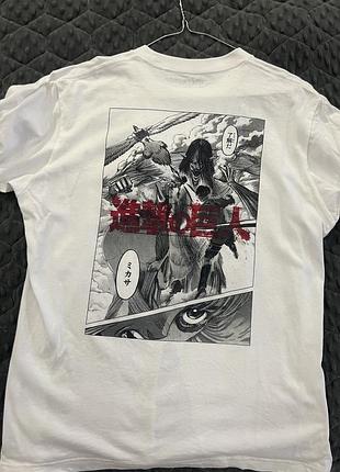 Футболка uniqlo мерч атака титанів