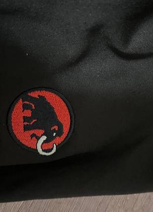 Чоловіча вітровка mammut чорна 2