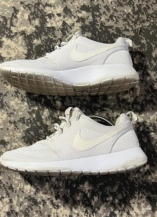 Кросівки nike roshe one білі