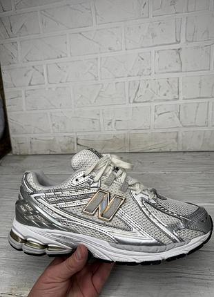 Крутые мужские кроссовки new balance 1906 r
