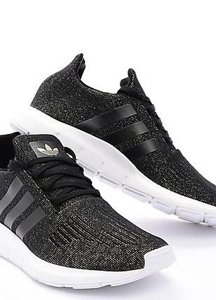 Кросівки жіночі adidas swift run w чорні текстильні