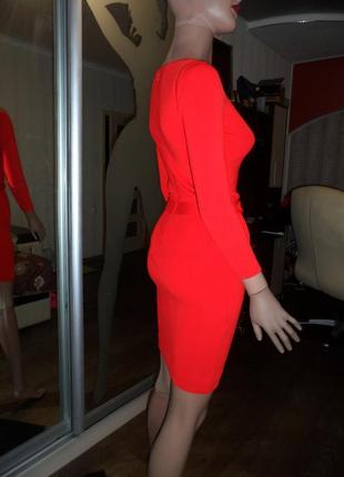 Трикотажне червона сукня з довгим рукавом2 фото