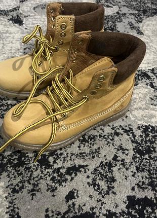Чоботи дитячі timberland бежево-коричневі на шнурівці