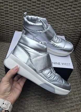 Ботинки дутики nine west