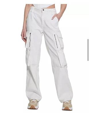 Белые женские джинсы-карго guess kori cargo (модель guess kori high rise wide leg cotton cargo jeans)