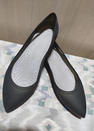 Crocs жіночі балетки туфлі