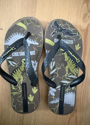 Дитячі в'єтнамки ipanema з динозаврами, розмір eur 29/30, гума