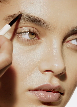 Victoria beckham карандаш для бровей babyblade eyebrow pencil microfine brow pencil
