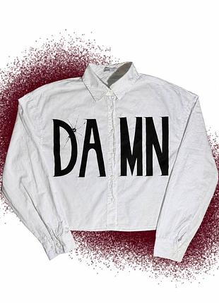 Біла жіноча рубашка з акриловим кастомом "damn", розмір l