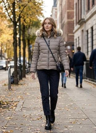 Оригінальний пуховик / куртка жіноча tommy jeans з хутром (розмір xs)