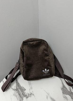 Adidas рюкзак  шоколадного кольору