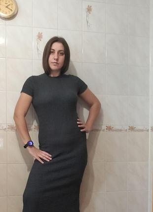 Ефектна графітова сукня-міді в жатку primark (xs, сідає і на s–m) ✨