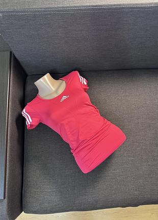 Спортивна футболка adidas