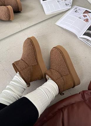 Ugg ultra mini platform teddy ginger
☺️матеріал:замша, хутро, водовідштовхувальна пропитка 💦
☺️виробник: china 🇨🇳 
☺️розміри: 37-41
 ціна: 2999 грн 2