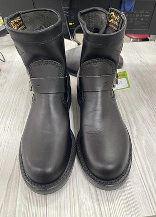 Жіночі шкіряні ботинки з підошвою vibram