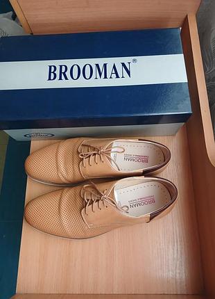 Чоловічі туфлі brooman дербі бежеві з перфорацією 41 розмір