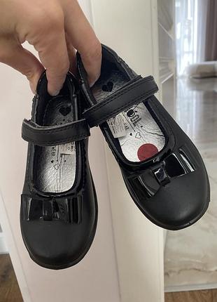 Туфлі для дівчинки чорні балетки 25 matalan
