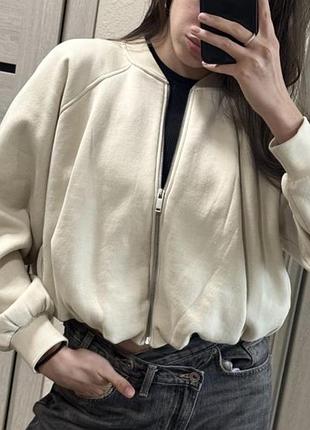 Укороченный бомбер оверсайз zara