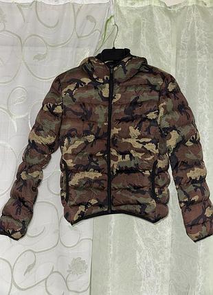 Утепленная камуфляжная дутая стеганная теплая куртка на мальчика next 9-10-11 лет (134-140-146 см)