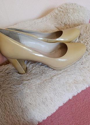 Туфлі жіночі clarks бежеві, довжина устілки 24,5 см