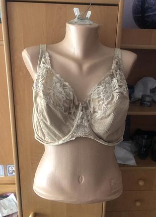 Бюстгальтер від m&amp;s, размер 85e (72-104 см)  чашки з косточками.  застежка 3 гачки в 3 позиции  длина-72/74/76 см. тянеться до 104 см  состояние и