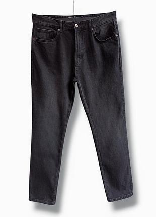 Женские джинсы мом слим с высокой посадкой bershka.