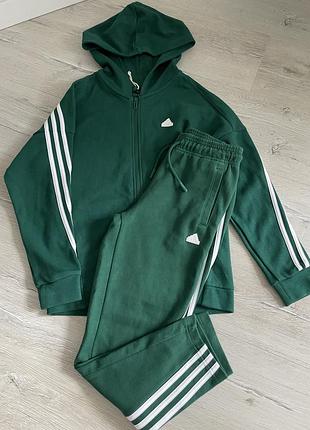 Оригінальний підлітковий спортивний костюм adidas,розмір 252 сантиметри,11-12 років ,