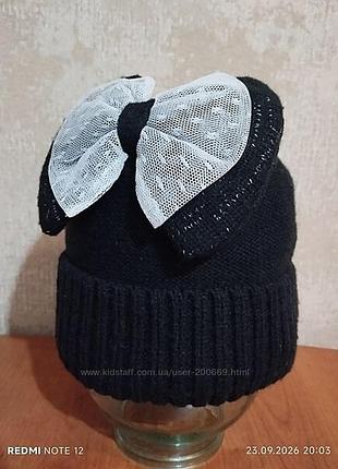 Тепла шапочка для дівчинки