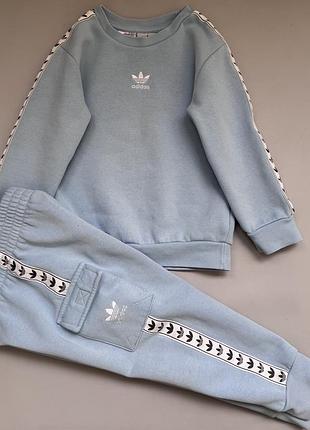 Спортивний костюм adidas