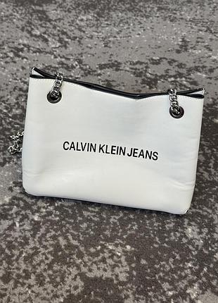 Сумка calvin klein jeans біла, на ланцюжку