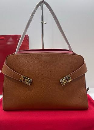 Жіноча сумка salvatore ferragamo коричнева шкіряна