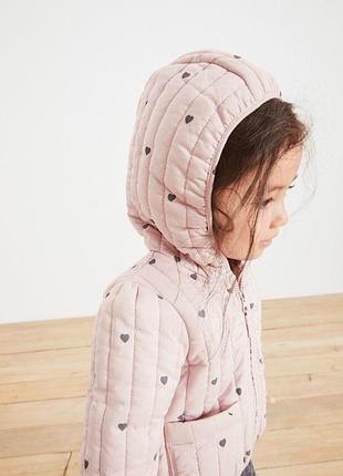 Брендова стеганая куртка с принтом для девочки next (великобритания) куртка-жакет 3