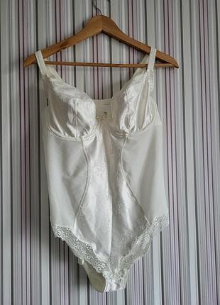 Жіноче боді marks & spencer 85e (38dd) кремового кольору