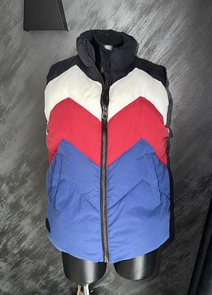 Трендова утеплена безрукавка superdry новинка зима 2027