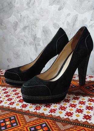 Жіночі туфлі на підборах, чорні