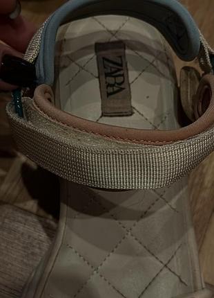Жіночі босоніжки zara