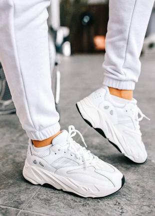 Жіночі кросівки adidas yeezy boost 700 white1 фото