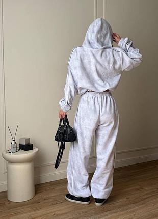 Спортивный костюм женский