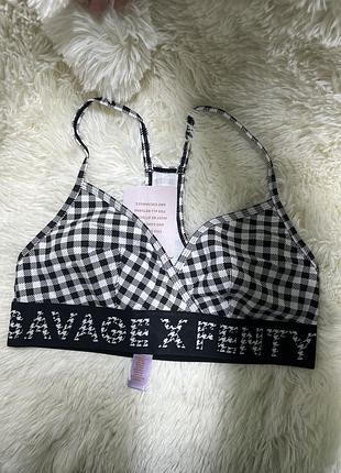 Новий спортивний топ-бралет savage x fenty від rihanna у клітинку. розмір s