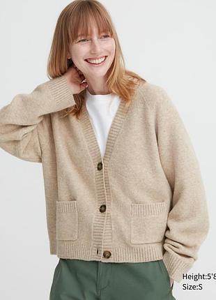 Бежевий в’язаний кардиган на ґудзиках uniqlo
