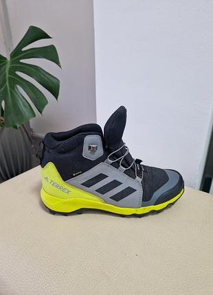 Кросівки adidas terrex зимові чорно-сіро-жовті