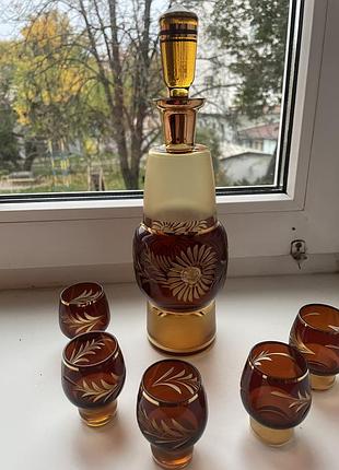 Графин с пятью рюмочками для ликера