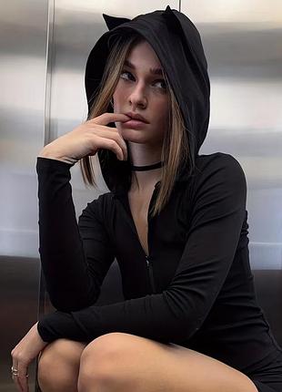 Кофта жіноча чорна з капюшоном та вушками на блискавці
