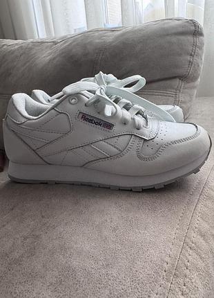 Кросівки жіночі reebok шкіряні білі