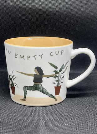 Керамічна чашка для йоги з написом «you can't pour from an empty cup» та малюнком людини у позі воїна (warrior ii), створена у стилі бренду dunelm.