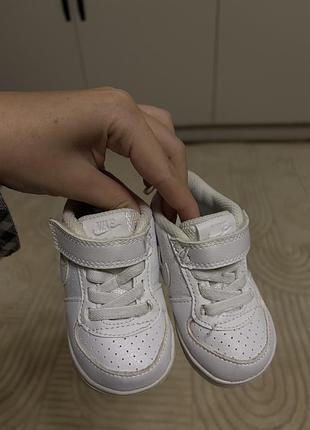 Кросівки дитячі nike білі на липучці 2