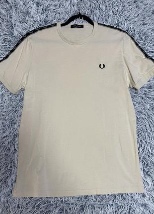 Чоловіча футболка fred perry m4613-v57 молочного кольору, розмір l