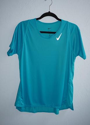 Женская спортивная футболка nike