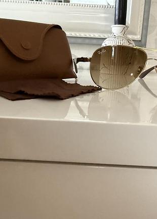 Сонцезахисні окуляри жіночі ray ban , коричневі- золото