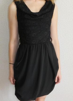 Очаровательное черное платье с ажурной кружевной спинкой размер s